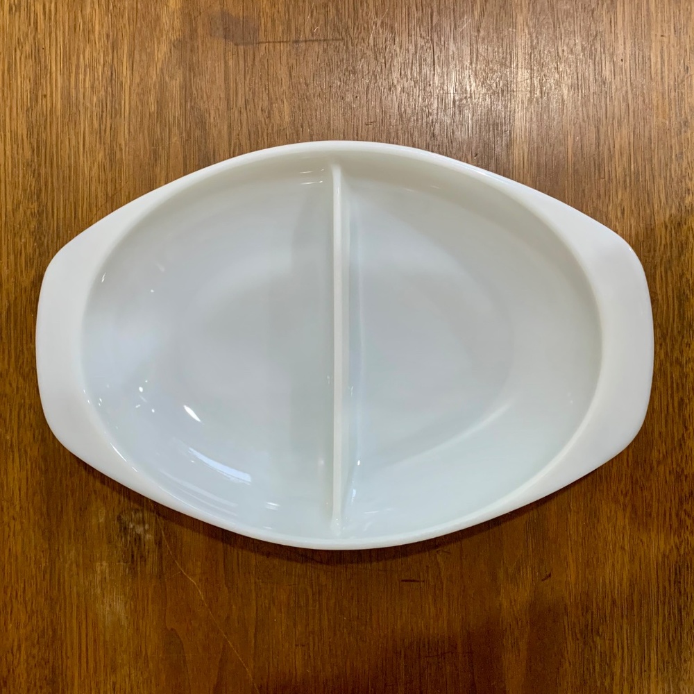 Pyrex Divided Dish 1.5 Qt | White Opal Glass | USA Made Ovenware - Picture 6 of 13